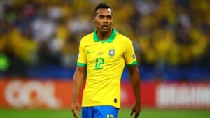 Mais um desfalque no Brasil: Alex Sandro não joga contra Camarões