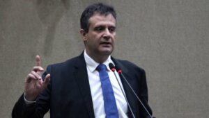 Marcelo Serafim renuncia à liderança da Prefeitura na CMM