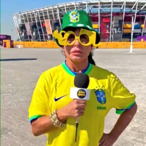 Gretchen faz sucesso na internet como correspondente da Copa