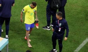 Neymar tem entorse no tornozelo confirmada pela CBF