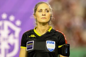 Fifa anuncia trio de arbitragem feminino na Copa, incluindo uma brasileira