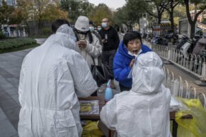 Médico alerta para 2 milhões de mortos por Covid na China nos próximos meses