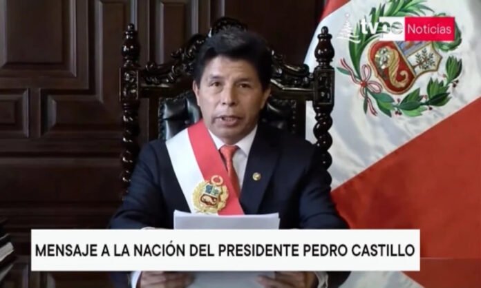 Presidente do Peru dissolve Congresso e anuncia 