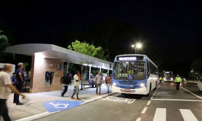 Linhas de ônibus terão reforço no Réveillon em Manaus