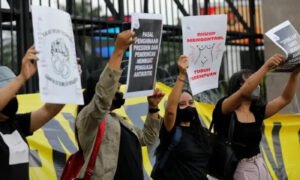 Indonésia aprova lei que torna crime sexo fora do casamento
