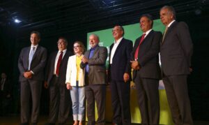 Lula anuncia primeiros ministros, incluindo Haddad e Costa