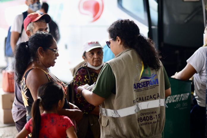 Cerca de 27 mil pessoas deixaram Manaus durante o feriadão