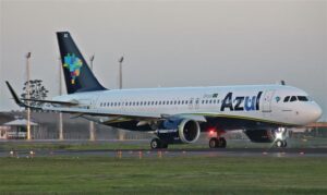 A companhia aérea Azul vai cumprir voos regulares para cinco municípios do Amazonas. 