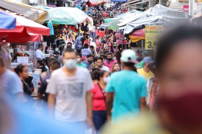 13º salário de servidores deve injetar R$ 1 bilhão no economia local no AM