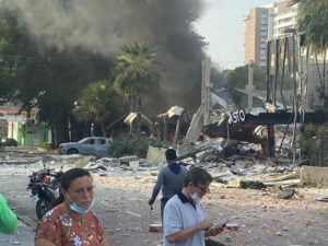 Forte explosão destrói restaurante e imóveis em Teresina (PI)