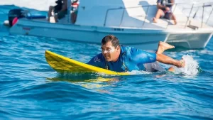 Surfista brasileiro morre em Nazaré após acidente com onda gigante