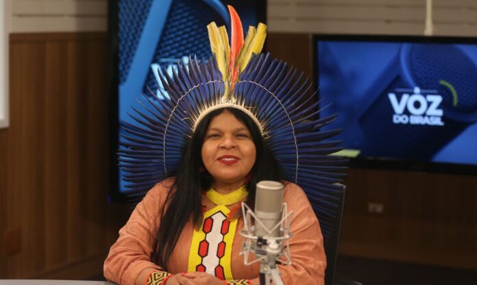 Sonia Guajajara é Ministra dos Povos Indígenas