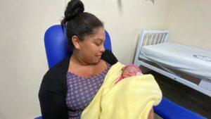 1º bebê de 2023 nascido na rede estadual de saúde é menina