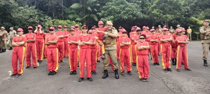 Corpo de Bombeiros oferece 800 vagas para Bombeiro Mirim na capital e no interior