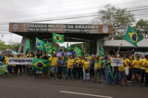 Moraes determina dissolução de acampamentos em áreas militares por todo o país
