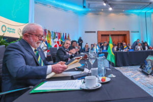 Países que fazem parte da Amazônia devem liderar a preservação, diz Lula