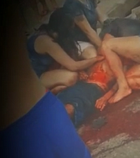 Vídeo de homem esfaqueado viraliza após ser morto por rival