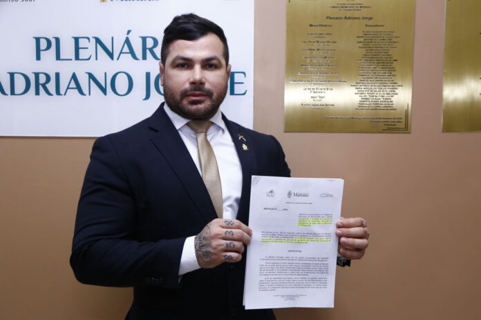 Vereador Carpê pede à Prefeitura para regularizar serviço de moto por aplicativo