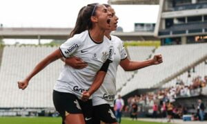 Corinthians vence e avança para a final da Supercopa feminina