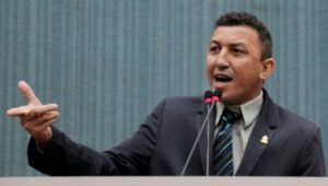 Vereador Sassá faz graves denúncias contra parlamentares: "eu acuso com documentos"
