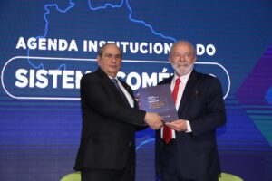 José Roberto Tadros, presidente da Confederação Nacional do Comércio, e o presidente Lula