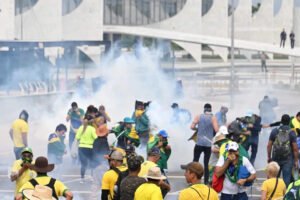 Moraes liberta mais 130 presos pelos atos golpistas de 8 de janeiro