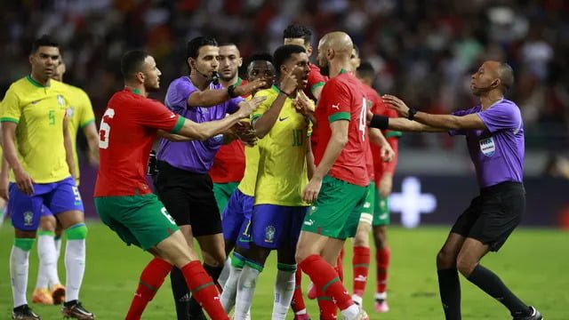Brasil perde para o Marrocos em 1º compromisso após a Copa