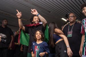Novo reforço do Fluminense, Marcelo desembarca no RJ