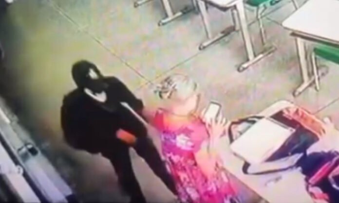 VÍDEO: Veja momento em que assassino de escola em SP é imobilizado