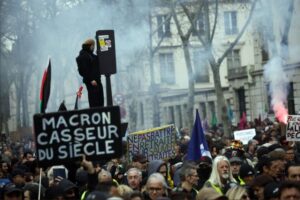 França tem novos protestos contra reforma da previdência