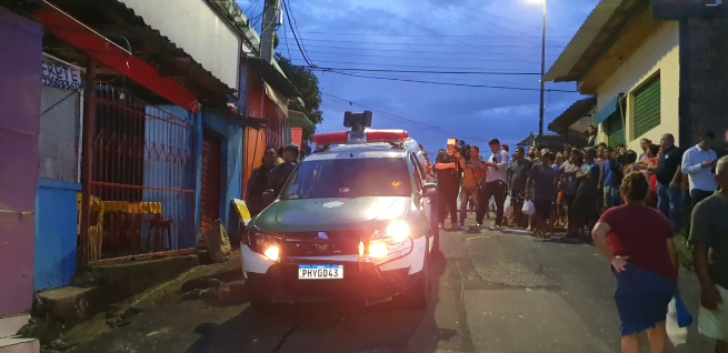 VÍDEO: Homem é executado a tiros em bar no Japiim