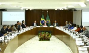 Reunião ministerial é comandada por Lula