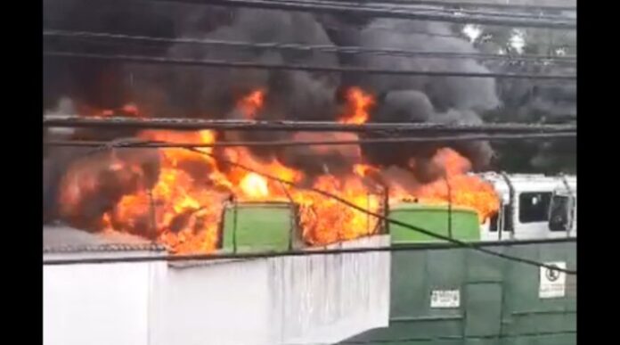 VEJA VÍDEOS: Incêndio em garagem de empresa destrói 2 ônibus