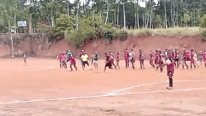 VÍDEO: árbitro esfaqueia jogador durante partida de futebol