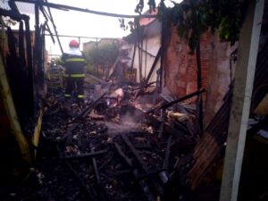 Incêndio destrói casa em Parintins