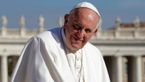Cirurgia do Papa Francisco ocorreu "sem complicações", diz Vaticano