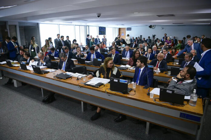 CPMI do 08/01: Convocações de aliados de Bolsonaro são aprovadas