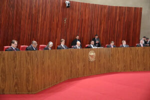 Começa julgamento no TSE que pode deixar Bolsonaro inelegível