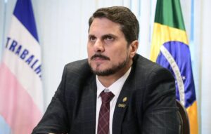 Senadores pedirão investigação contra Marcos do Val ao Conselho de Ética