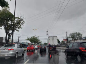 Defesa Civil do AM emite alerta de chuvas intensas entre hoje, 5, e amanhã, 6