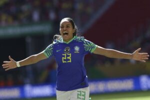 Seleção feminina goleia Chile em último compromisso antes da Copa do Mundo