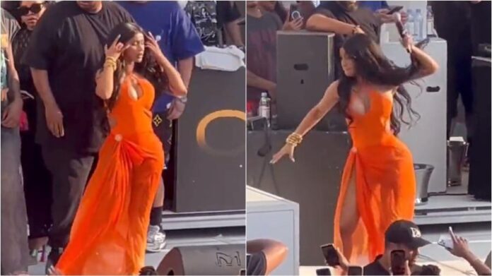 VÍDEO: Cantora Cardi B joga microfone em fã que arremessou drink no palco