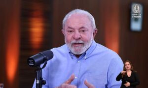 Lula diz que Centrão "não existe" e vai negociar individualmente com partidos