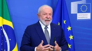 Em encontro de cúpula na Bélgica, Lula critica guerra na Ucrânia
