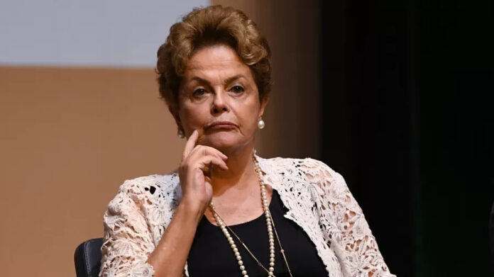 Tribunal mantém, por unanimidade, arquivamento de ação contra Dilma por 