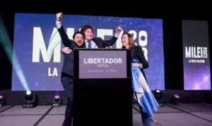 Candidato de extrema-direita vence primárias na Argentina