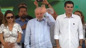 Lula diz que Amazônia tem que gerar riqueza, não ser santuário