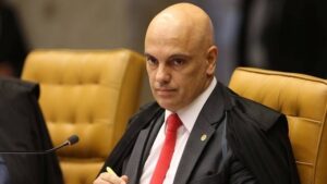 Moraes pede que réus do 8/1 sejam julgados em plenário virtual