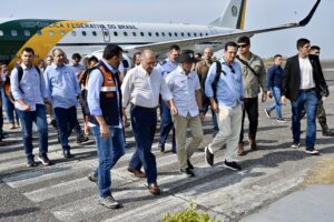 Alckmin chega a Manaus para acompanhar estiagem de perto