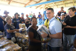 Prefeito fala sobre ajuda humanitária à zona rural de Manaus; 20 mil pessoas receberão cestas básicas